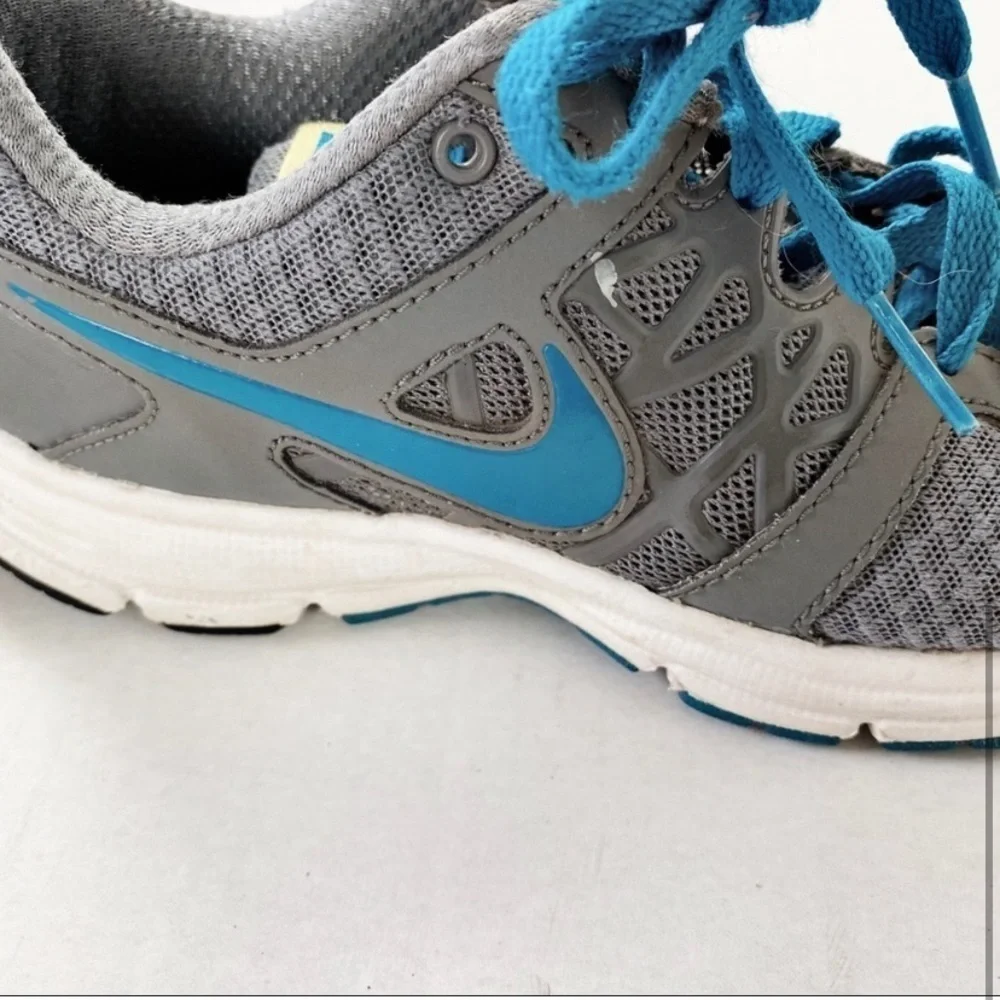 Nike Running Shoes Relentless 2 Gray Size 6